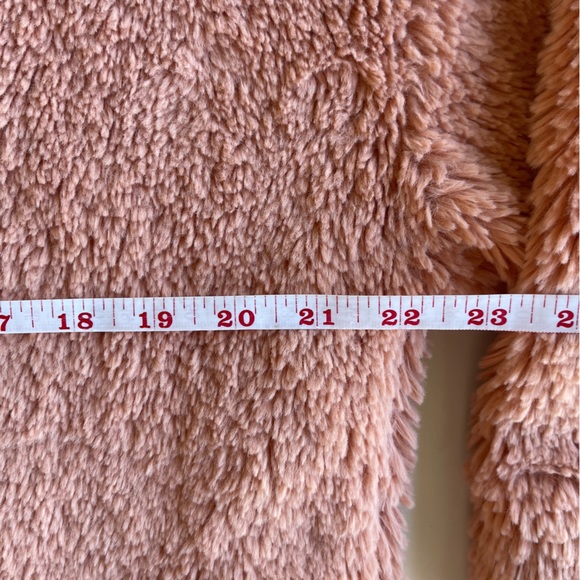 Madewell S Blush Pink Faux Fur 3/4 Sleeve Fleece top Measurements in Photos - Picture 5 of 8